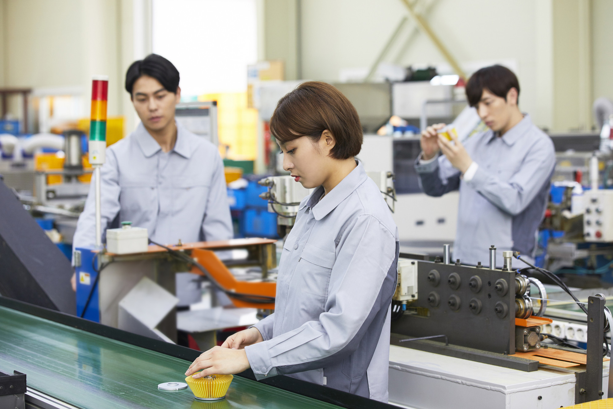 ラインでのプラスチック製品製造 / 株式会社リーフラント