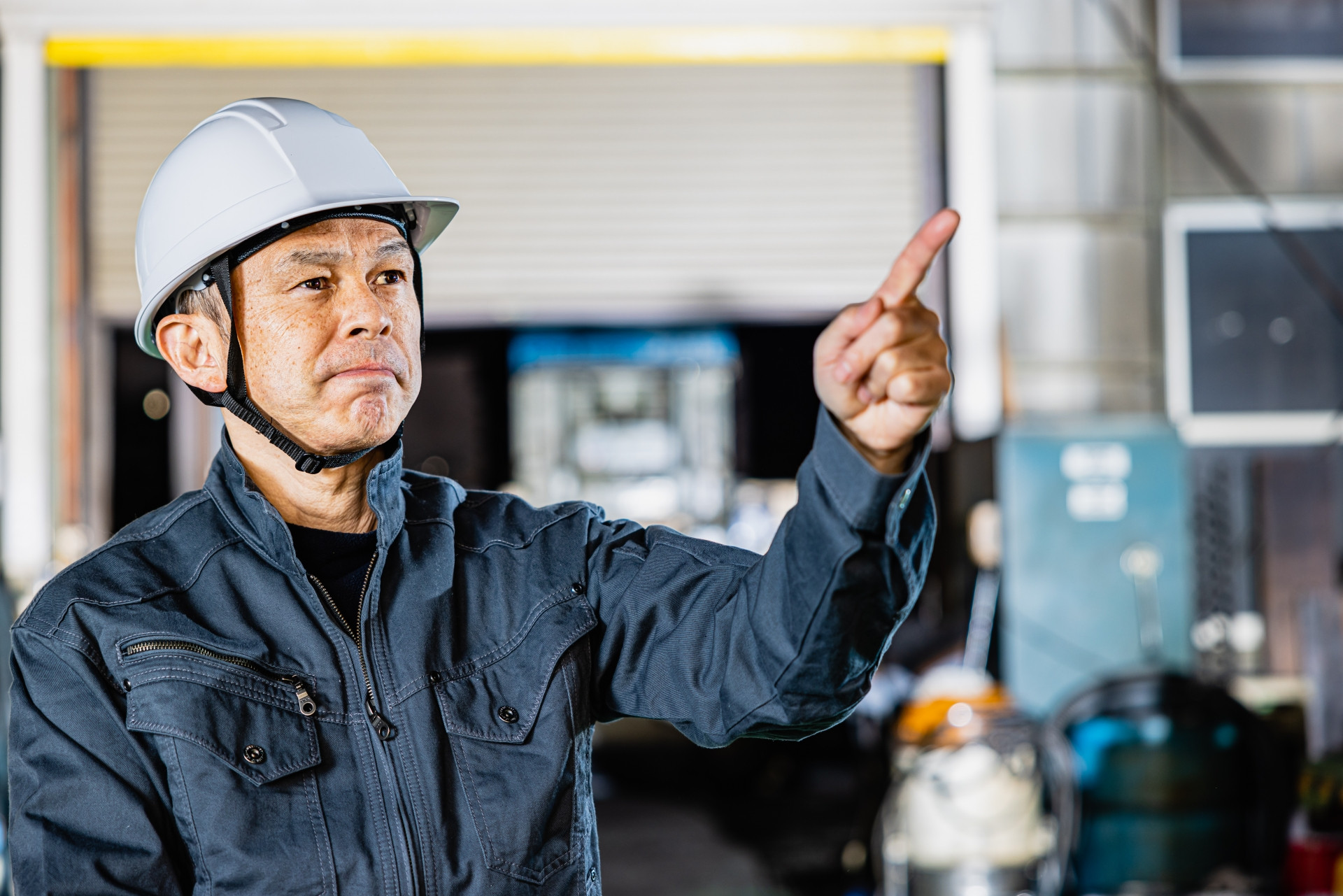 精密機器製造現場での運搬 / 株式会社リーフラント